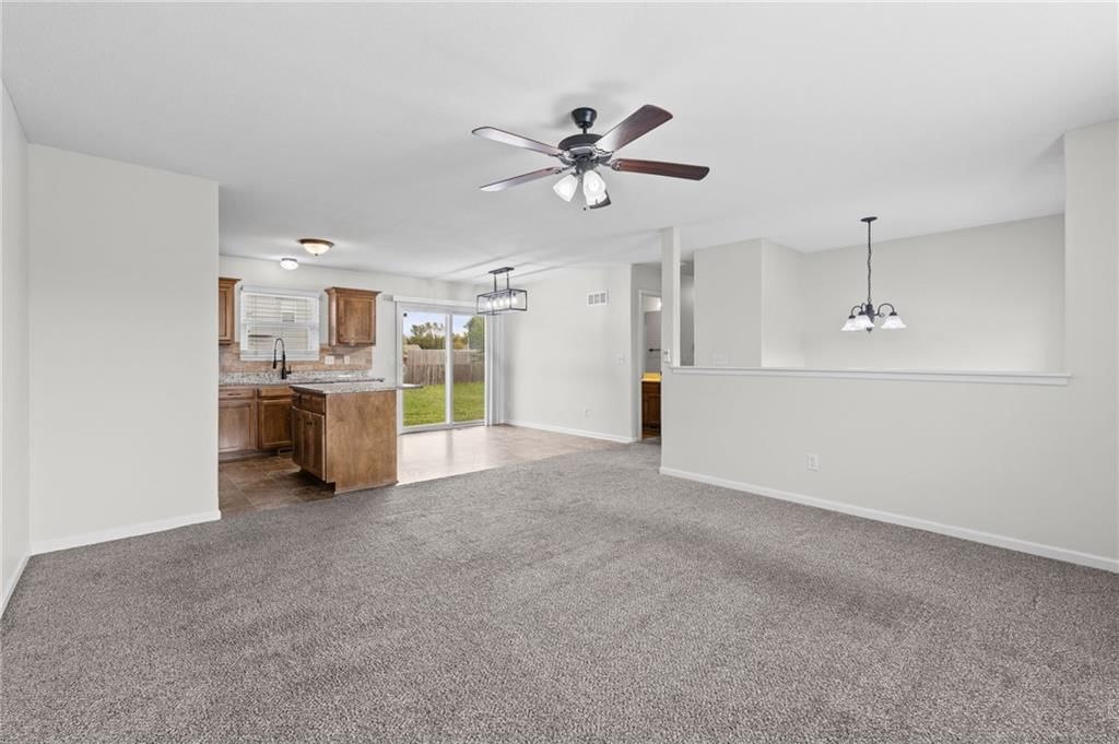 Photo 6 of 33 - 502 193rd Street, Smithville, MO 64089