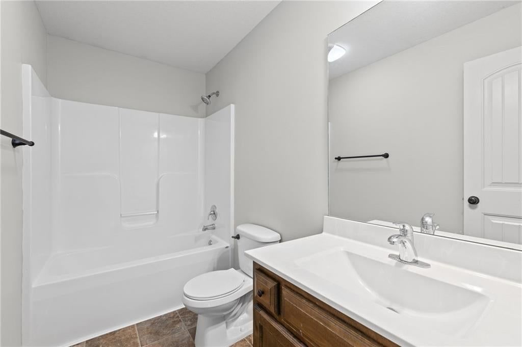 Photo 13 of 33 - 502 193rd Street, Smithville, MO 64089