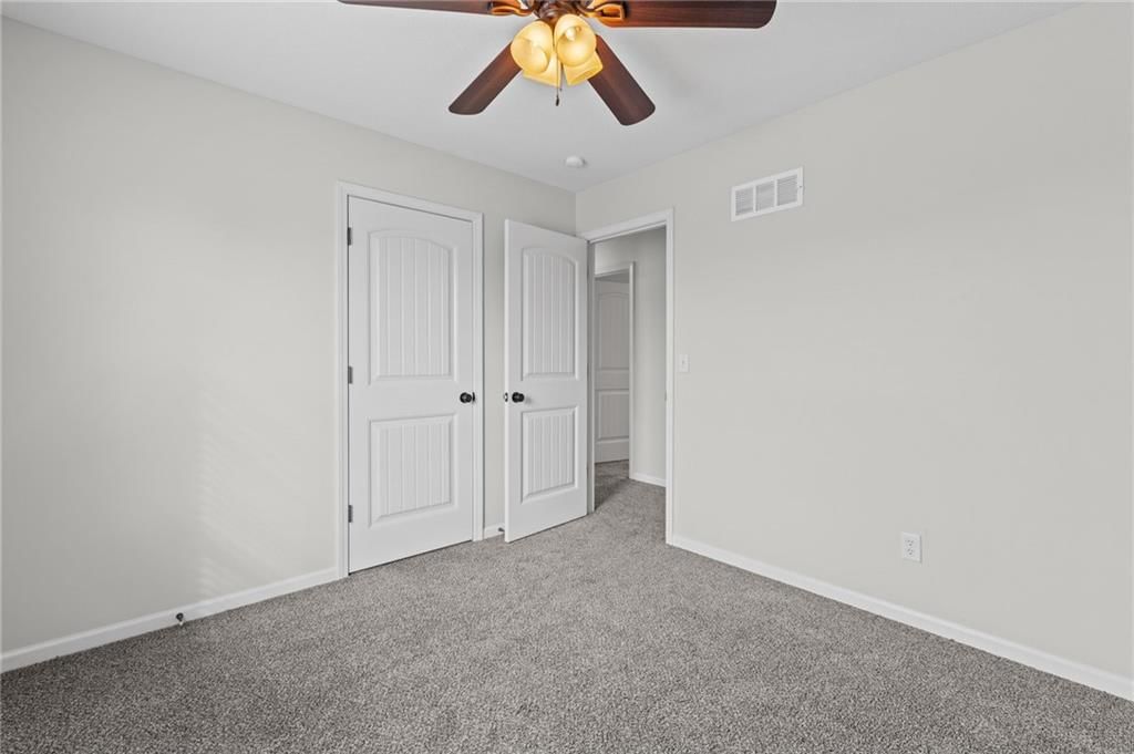 Photo 17 of 33 - 502 193rd Street, Smithville, MO 64089