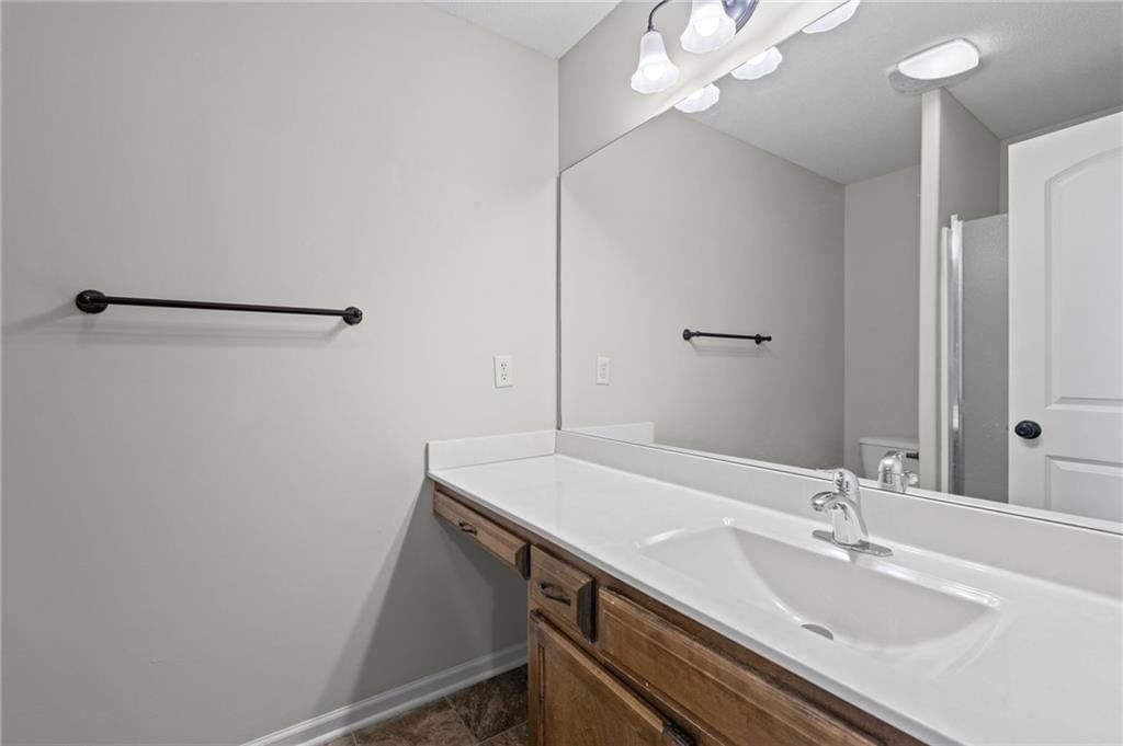 Photo 21 of 33 - 502 193rd Street, Smithville, MO 64089