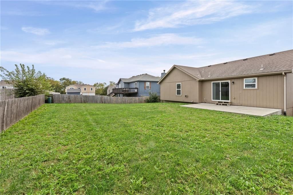 Photo 29 of 33 - 502 193rd Street, Smithville, MO 64089