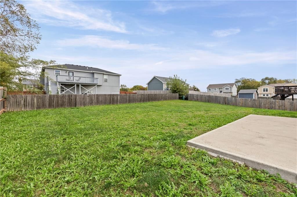 Photo 30 of 33 - 502 193rd Street, Smithville, MO 64089