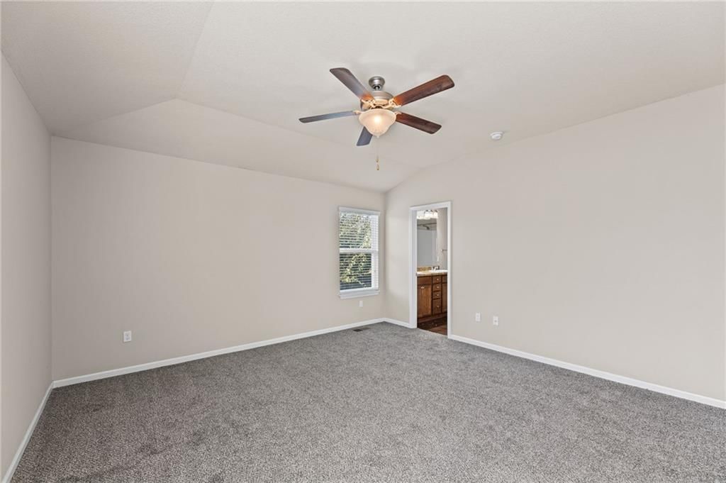 Photo 21 of 38 - 17176 S Kill Creek Road, Gardner, KS 66030