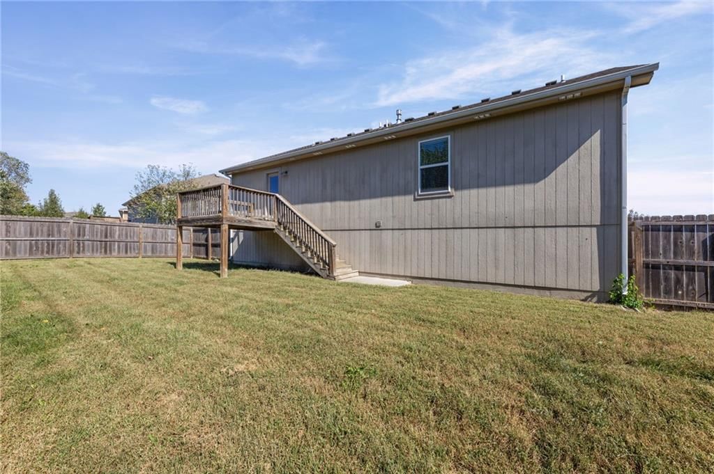 Photo 33 of 38 - 17176 S Kill Creek Road, Gardner, KS 66030
