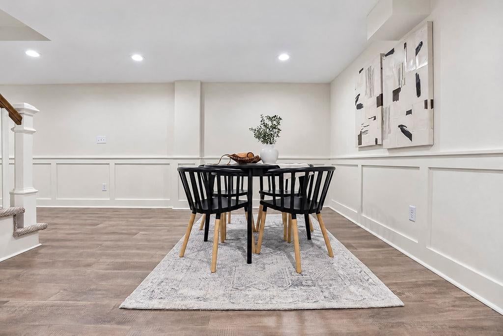 Photo 28 of 36 - 9931 Woodson Drive, Overland Park, KS 66207