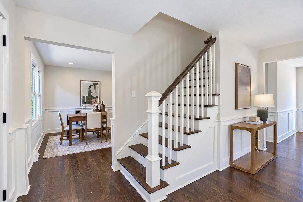 Photo 16 of 36 - 9931 Woodson Drive, Overland Park, KS 66207
