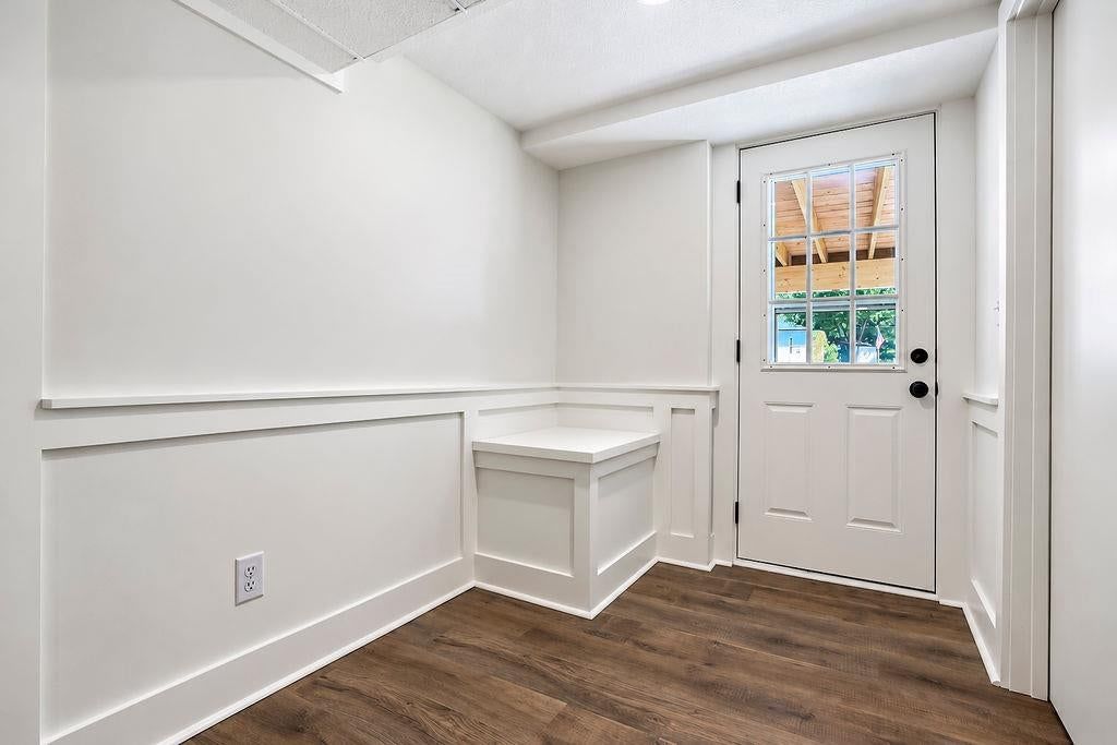 Photo 32 of 36 - 9931 Woodson Drive, Overland Park, KS 66207