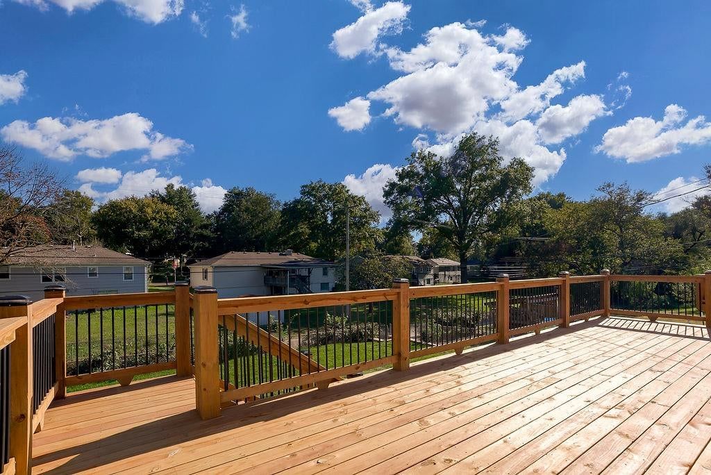 Photo 36 of 36 - 9931 Woodson Drive, Overland Park, KS 66207