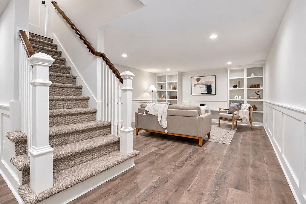 Photo 24 of 36 - 9931 Woodson Drive, Overland Park, KS 66207