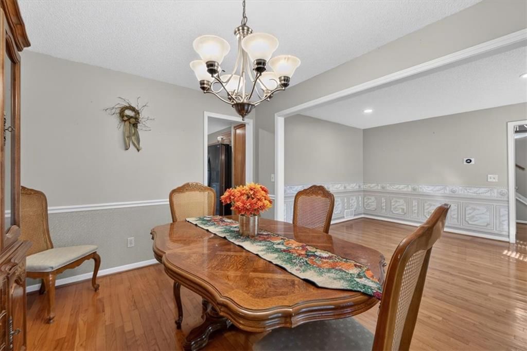 Photo 12 of 55 - 10228 Caenen Drive, Lenexa, KS 66215