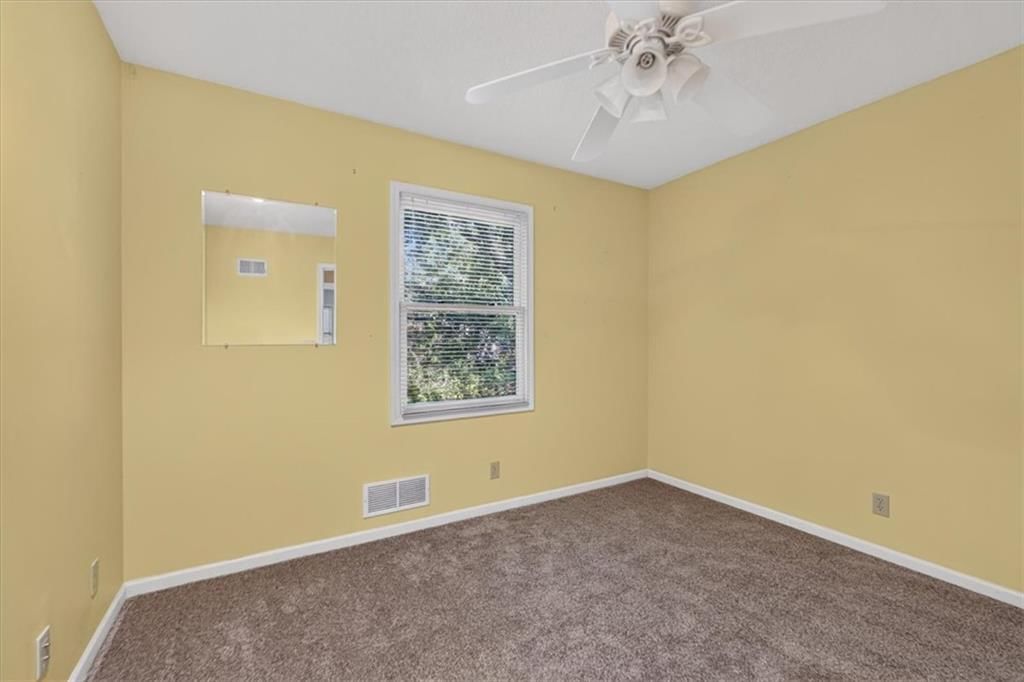 Photo 24 of 55 - 10228 Caenen Drive, Lenexa, KS 66215