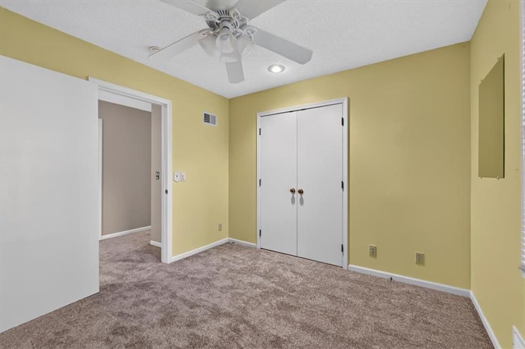 Photo 26 of 55 - 10228 Caenen Drive, Lenexa, KS 66215