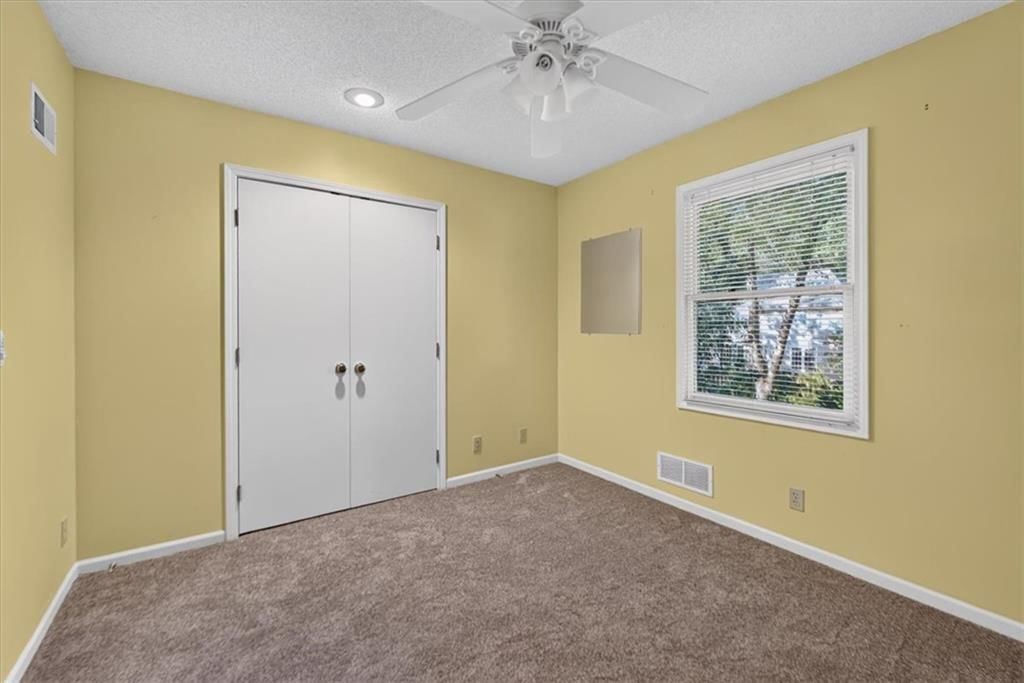 Photo 27 of 55 - 10228 Caenen Drive, Lenexa, KS 66215