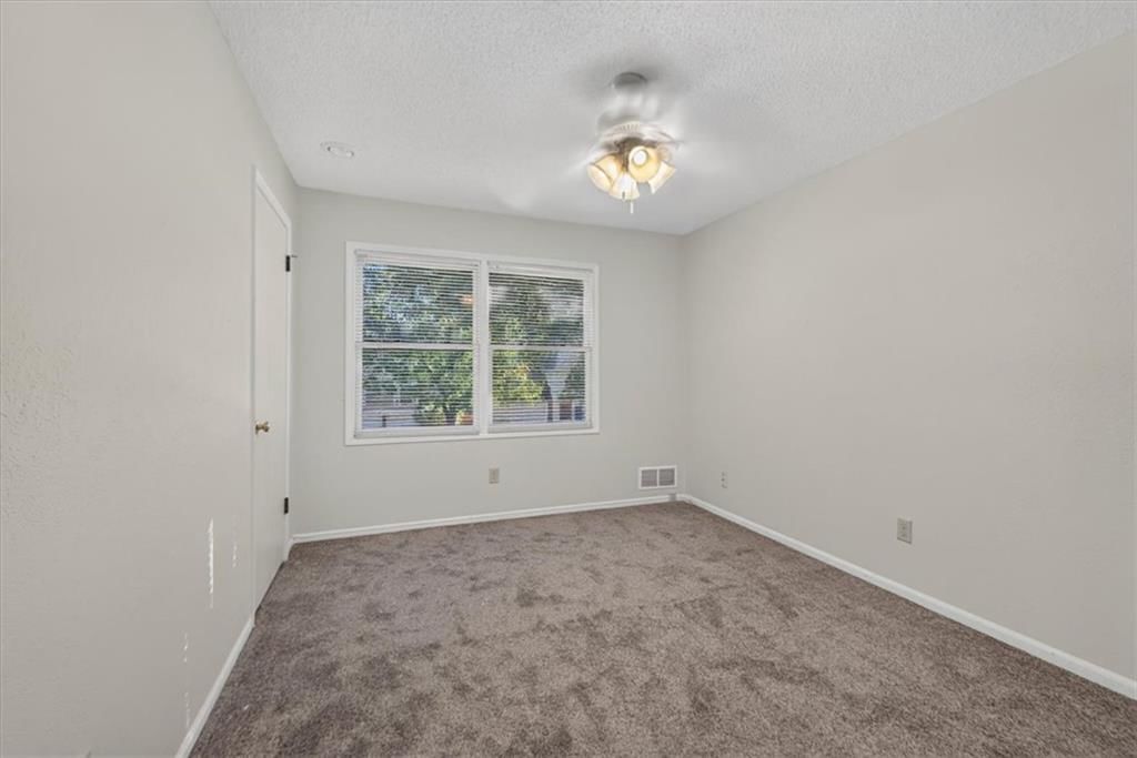 Photo 28 of 55 - 10228 Caenen Drive, Lenexa, KS 66215