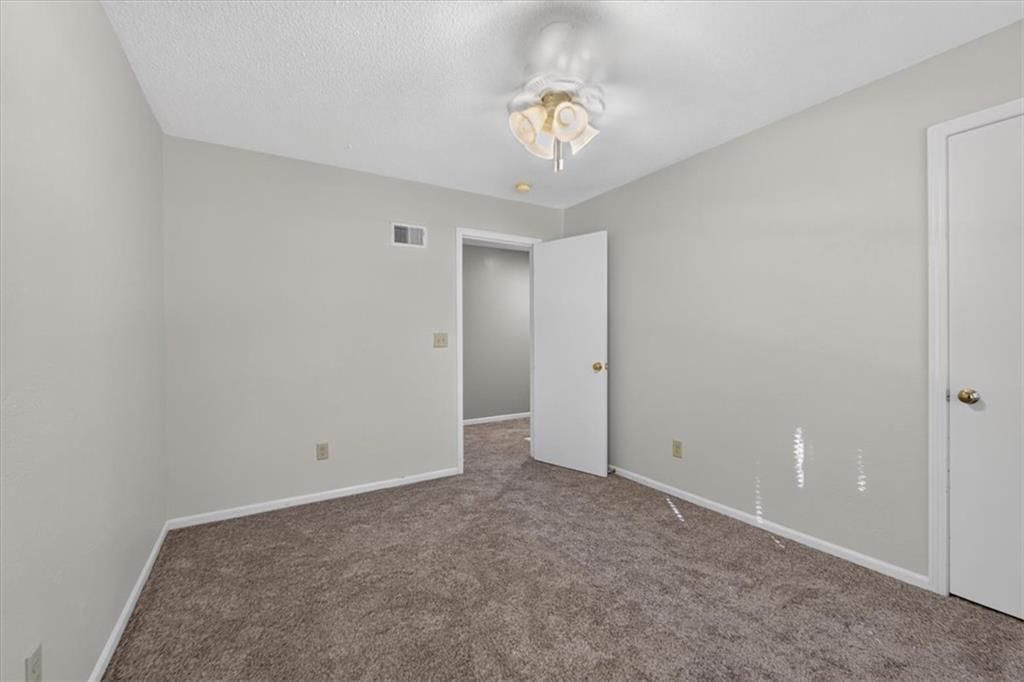 Photo 30 of 55 - 10228 Caenen Drive, Lenexa, KS 66215