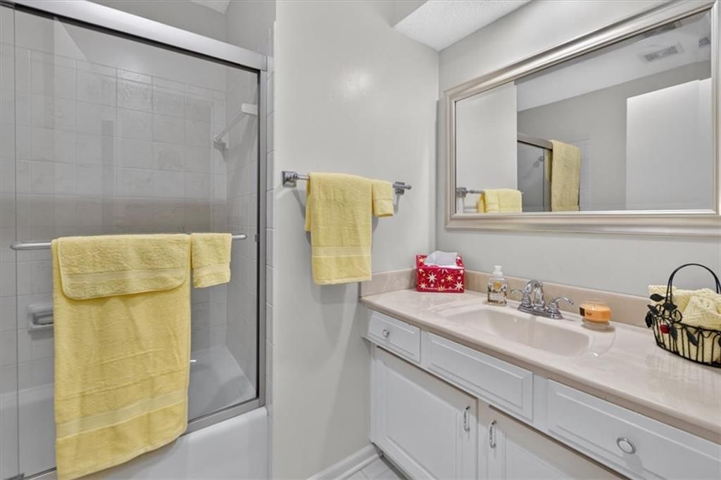 Photo 32 of 55 - 10228 Caenen Drive, Lenexa, KS 66215