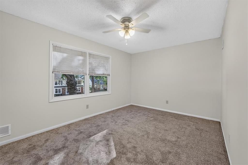 Photo 34 of 55 - 10228 Caenen Drive, Lenexa, KS 66215