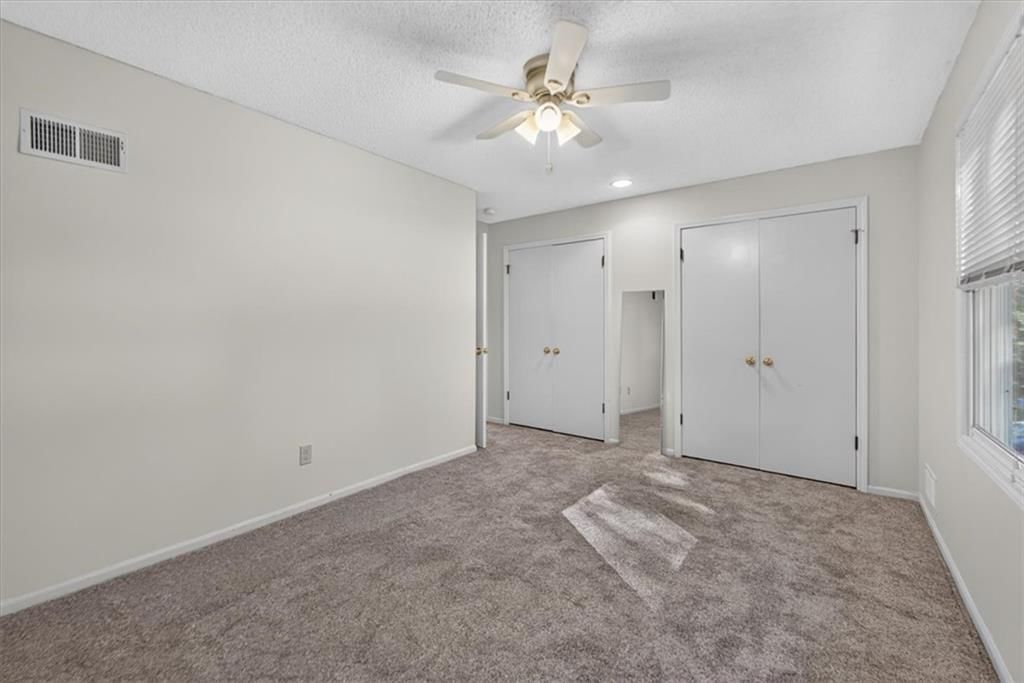 Photo 36 of 55 - 10228 Caenen Drive, Lenexa, KS 66215