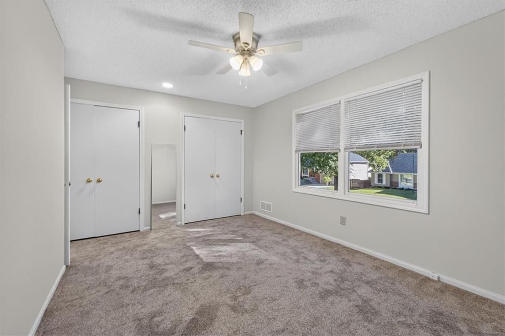 Photo 37 of 55 - 10228 Caenen Drive, Lenexa, KS 66215
