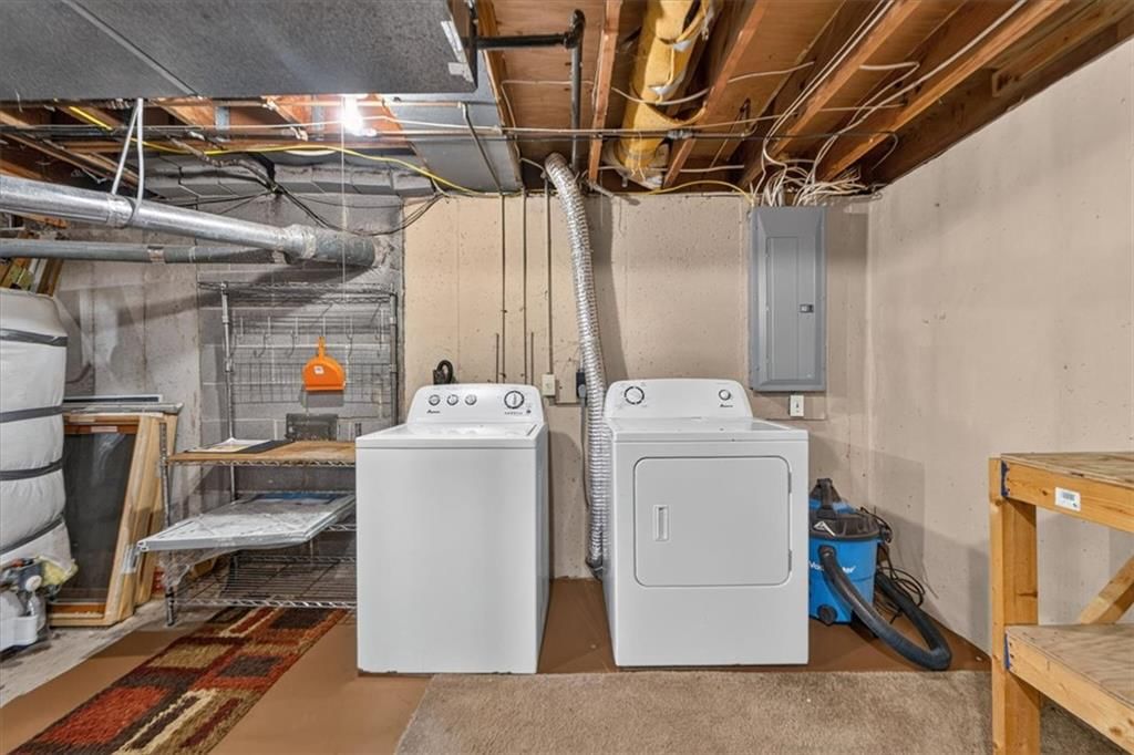 Photo 47 of 55 - 10228 Caenen Drive, Lenexa, KS 66215
