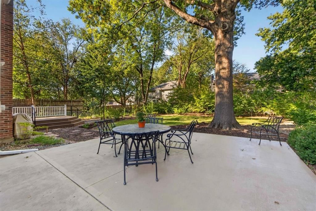 Photo 51 of 55 - 10228 Caenen Drive, Lenexa, KS 66215