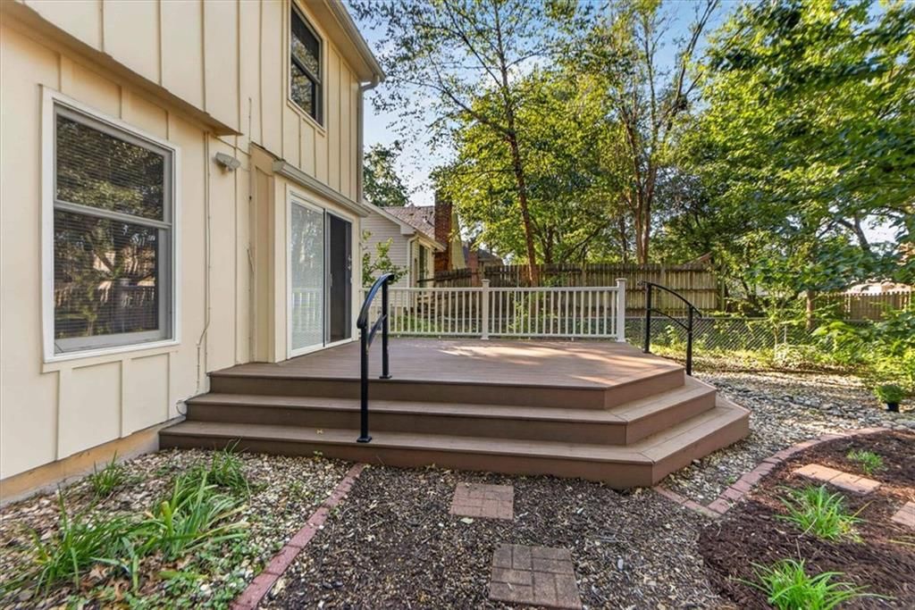 Photo 52 of 55 - 10228 Caenen Drive, Lenexa, KS 66215