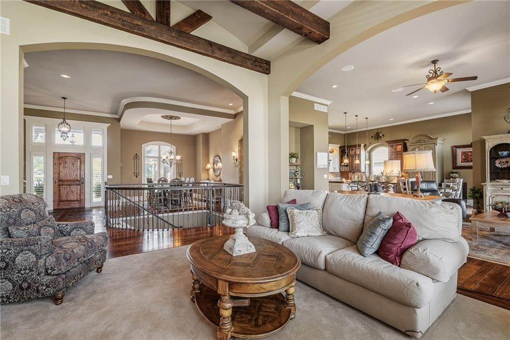 Photo 10 of 67 - 8959 Chestnut Street, Lenexa, KS 66220
