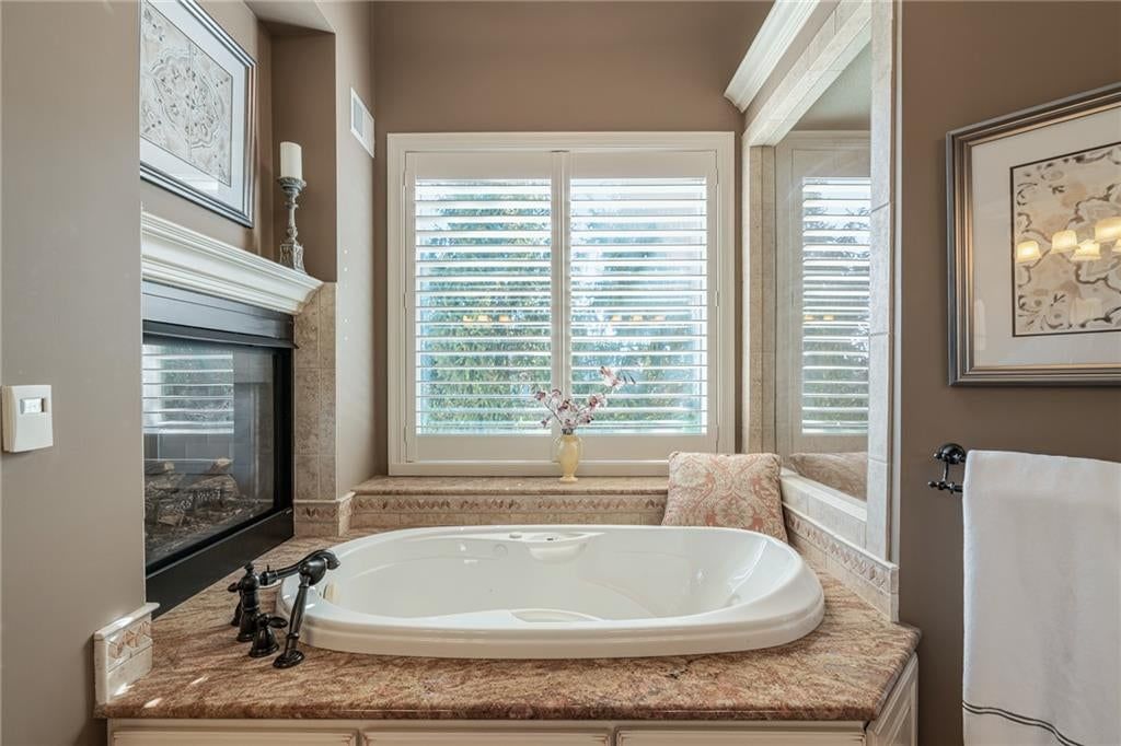 Photo 34 of 67 - 8959 Chestnut Street, Lenexa, KS 66220