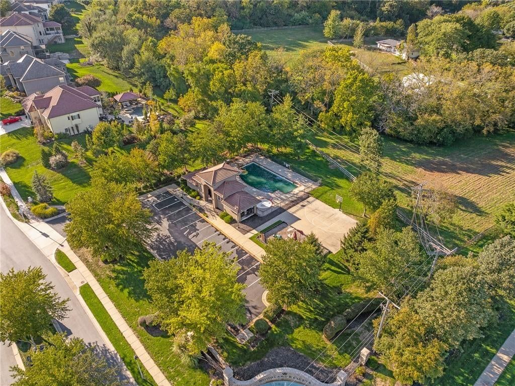 Photo 64 of 67 - 8959 Chestnut Street, Lenexa, KS 66220