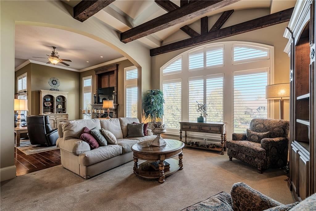 Photo 8 of 67 - 8959 Chestnut Street, Lenexa, KS 66220