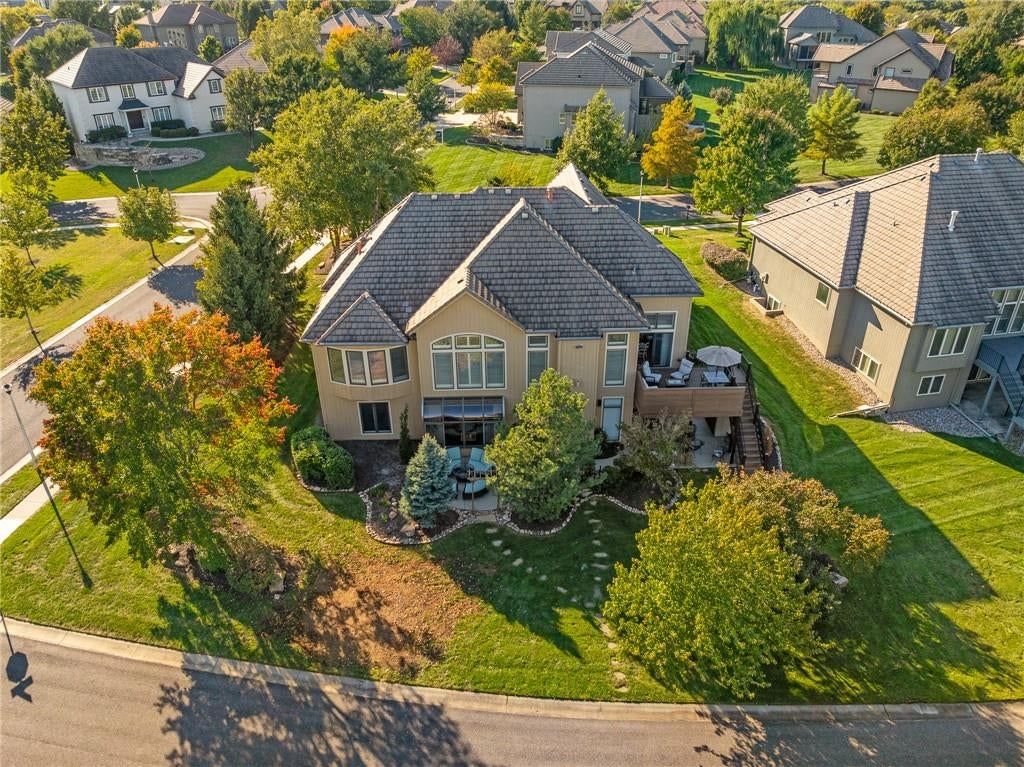 Photo 62 of 67 - 8959 Chestnut Street, Lenexa, KS 66220