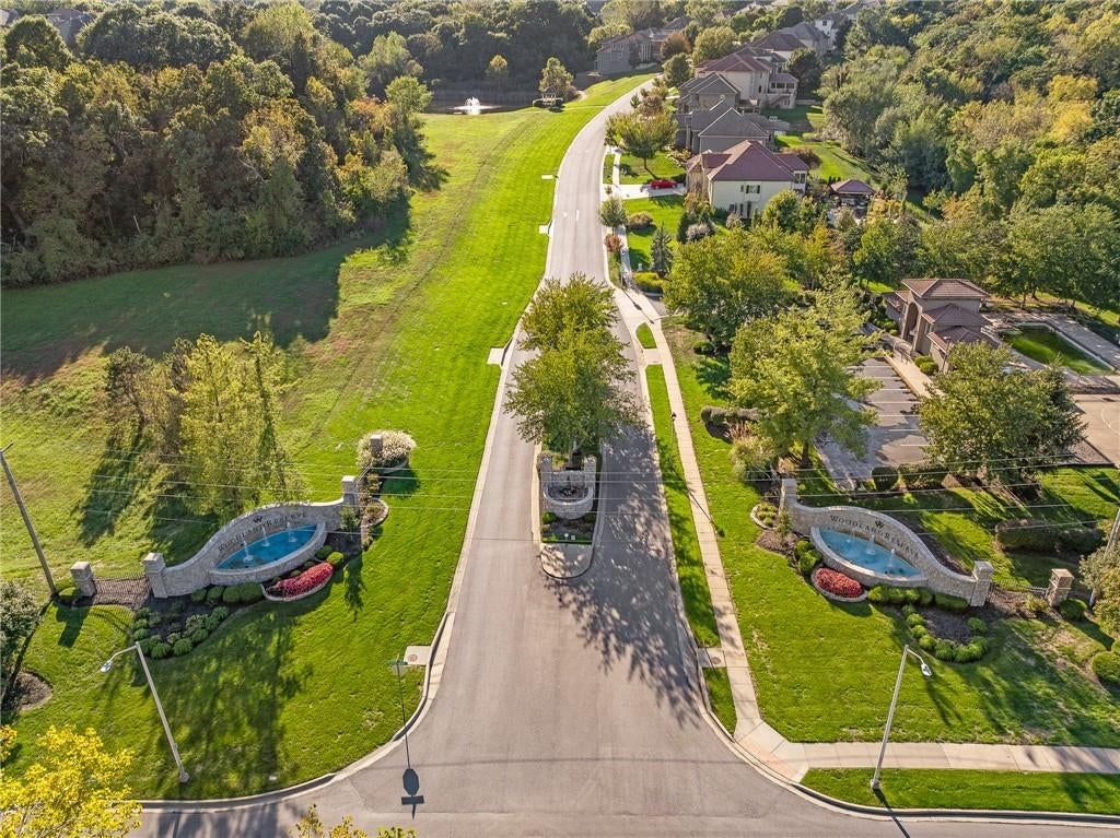 Photo 59 of 67 - 8959 Chestnut Street, Lenexa, KS 66220