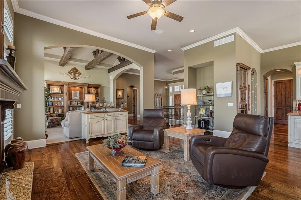 Photo 13 of 67 - 8959 Chestnut Street, Lenexa, KS 66220