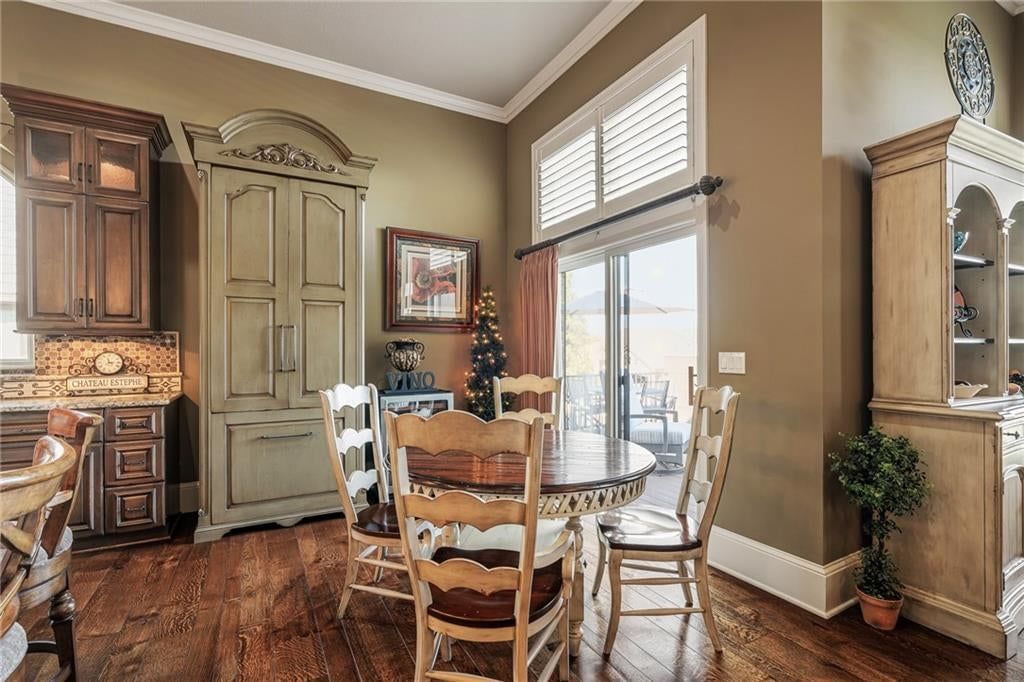 Photo 14 of 67 - 8959 Chestnut Street, Lenexa, KS 66220
