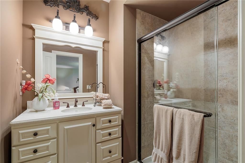 Photo 50 of 67 - 8959 Chestnut Street, Lenexa, KS 66220