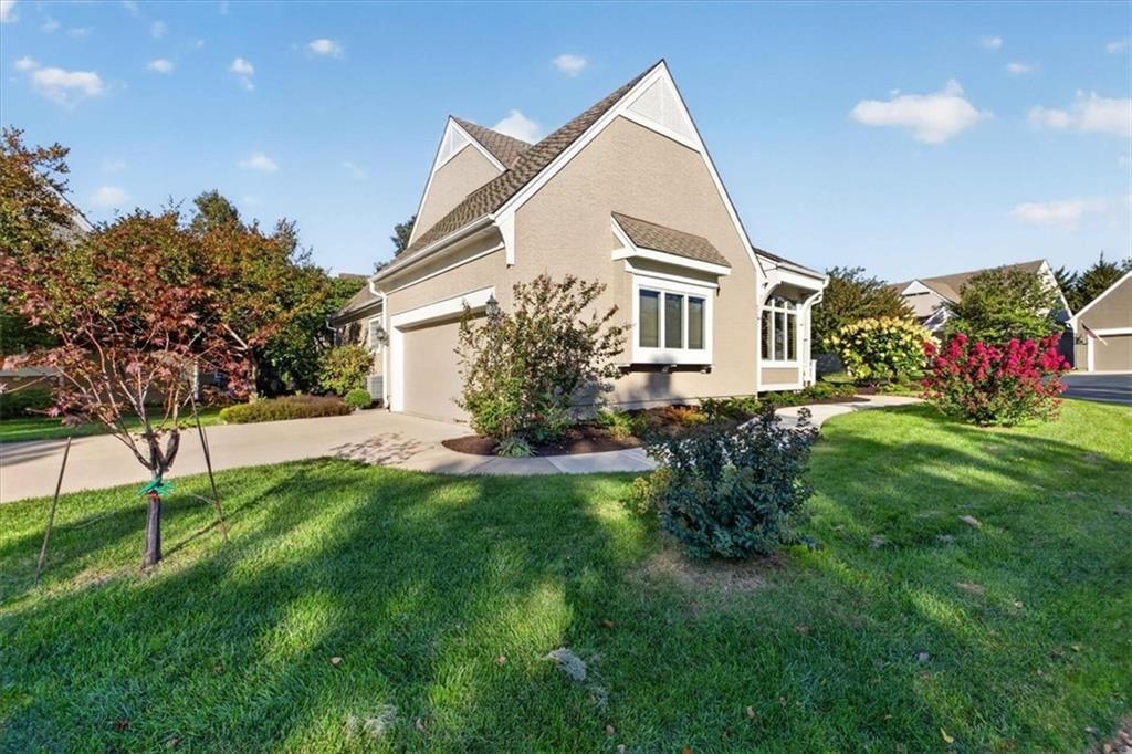12501 W 123rd Street, Overland Park, KS: listing photo 2