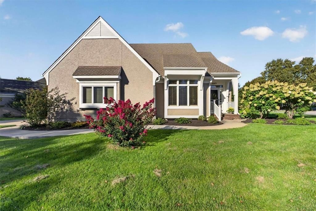 12501 W 123rd Street, Overland Park, KS: listing photo 3