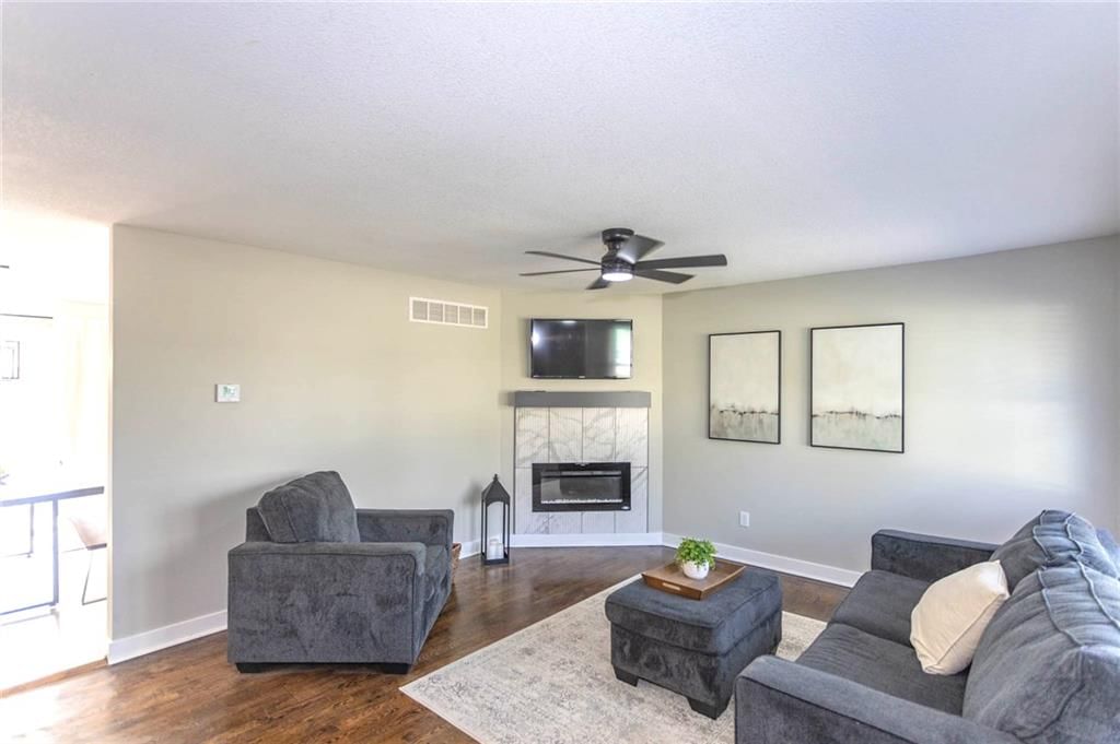 3171 Cleveland Avenue, Kansas City, KS: listing photo 3