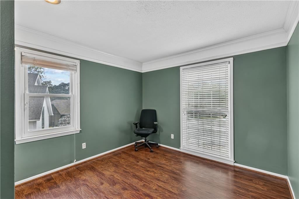 Photo 10 of 25 - 5348 W 102 Street, Overland Park, KS 66207