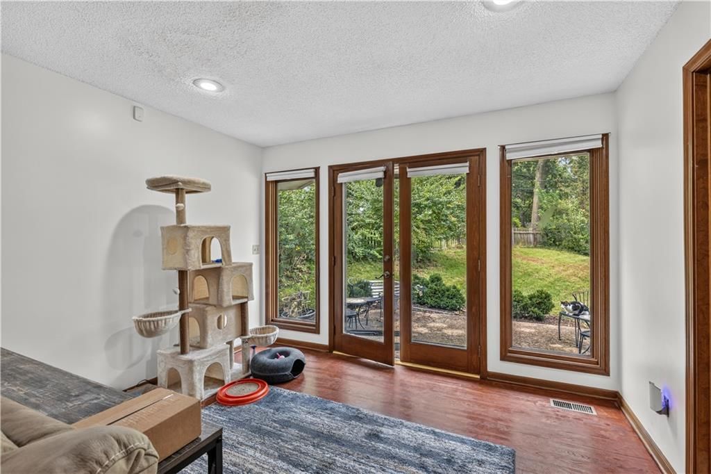Photo 21 of 25 - 5348 W 102 Street, Overland Park, KS 66207