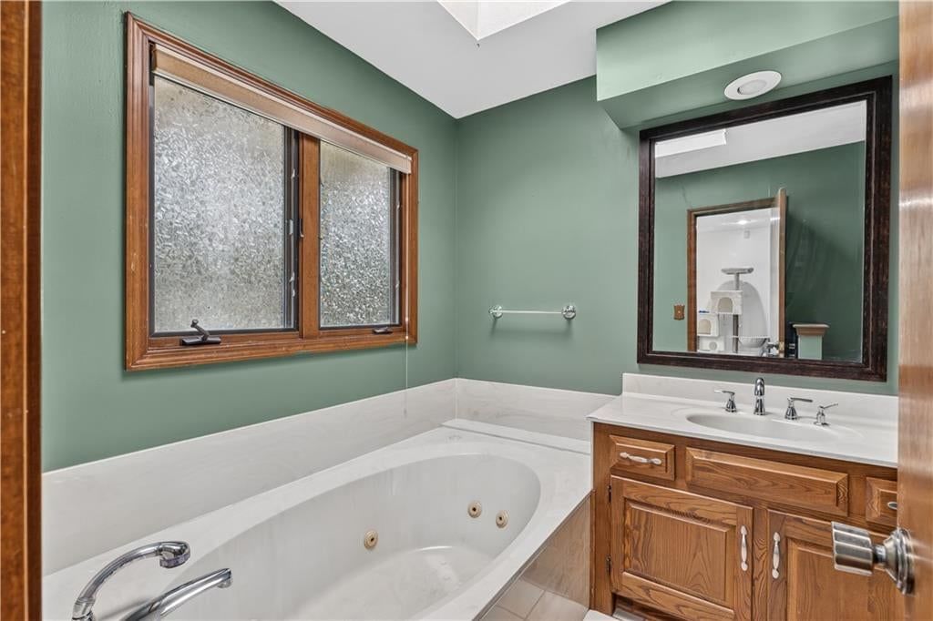 Photo 15 of 25 - 5348 W 102 Street, Overland Park, KS 66207