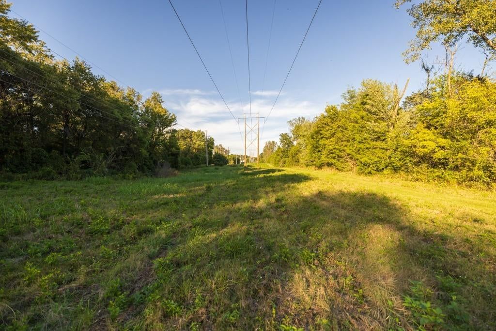 Photo 16 of 61 - 708 Poplar Ridge