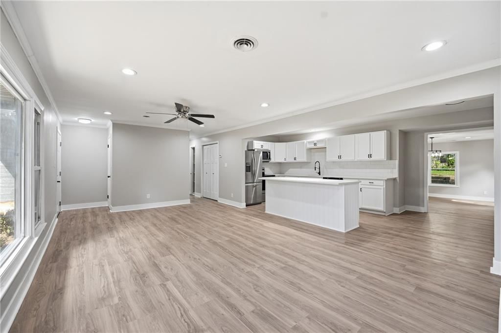 Photo 5 of 60 - 4409 Ridgeway Avenue, Kansas City, MO 64133
