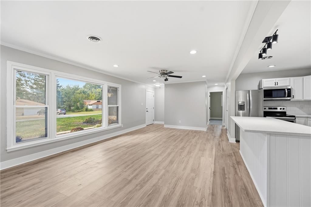 Photo 10 of 60 - 4409 Ridgeway Avenue, Kansas City, MO 64133