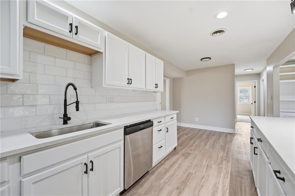 Photo 18 of 60 - 4409 Ridgeway Avenue, Kansas City, MO 64133
