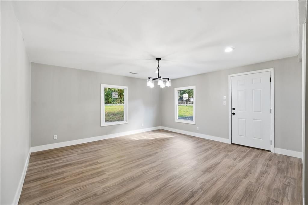 Photo 23 of 60 - 4409 Ridgeway Avenue, Kansas City, MO 64133
