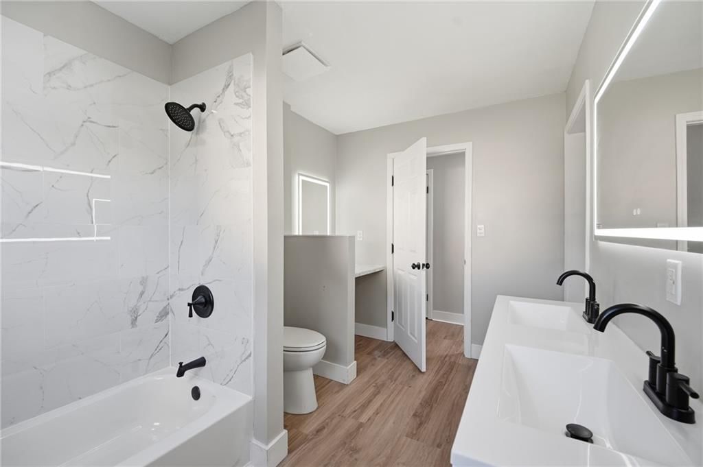 Photo 27 of 60 - 4409 Ridgeway Avenue, Kansas City, MO 64133