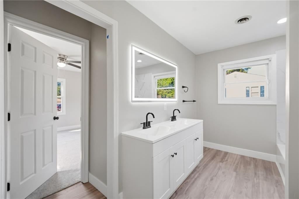 Photo 29 of 60 - 4409 Ridgeway Avenue, Kansas City, MO 64133