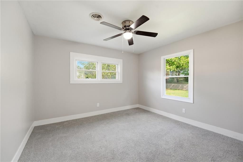 Photo 47 of 60 - 4409 Ridgeway Avenue, Kansas City, MO 64133