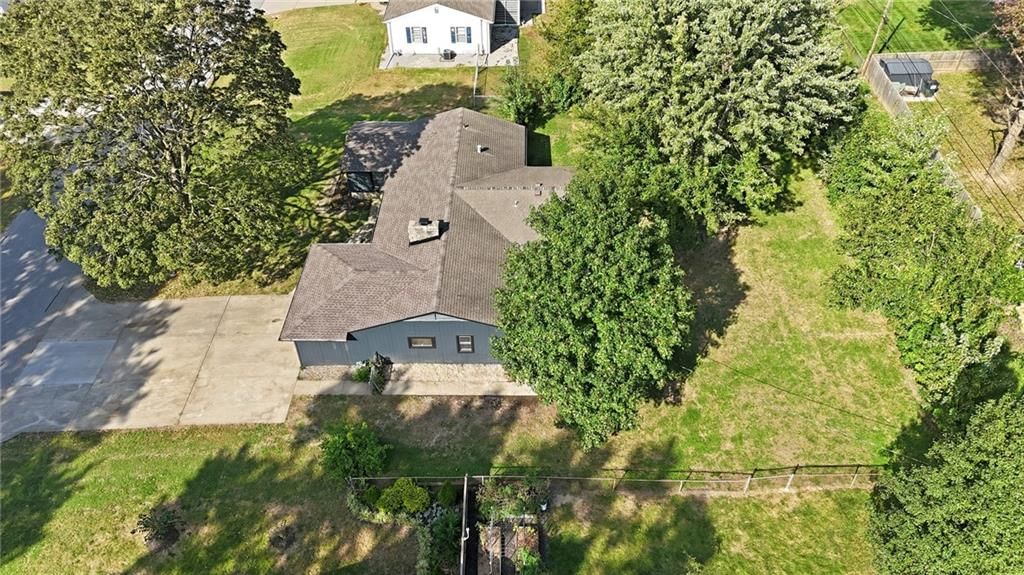 Photo 6 of 60 - 4409 Ridgeway Avenue, Kansas City, MO 64133